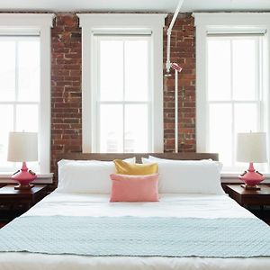 King Suite The Pink Lady